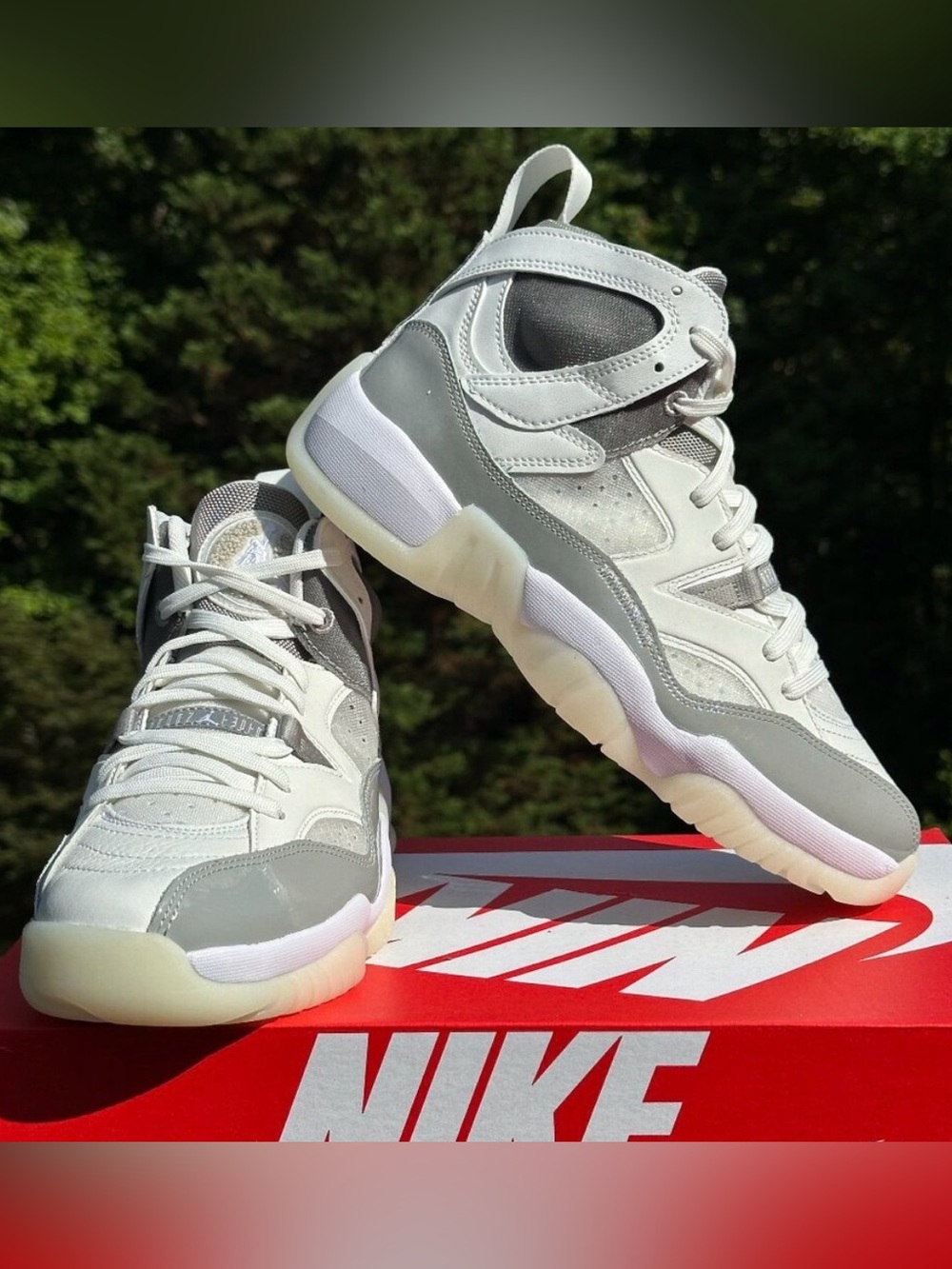 Nike White Jumpman Two Trey Athletic Sneaker - Size Womens 10 (fits Men 8.5) NEW